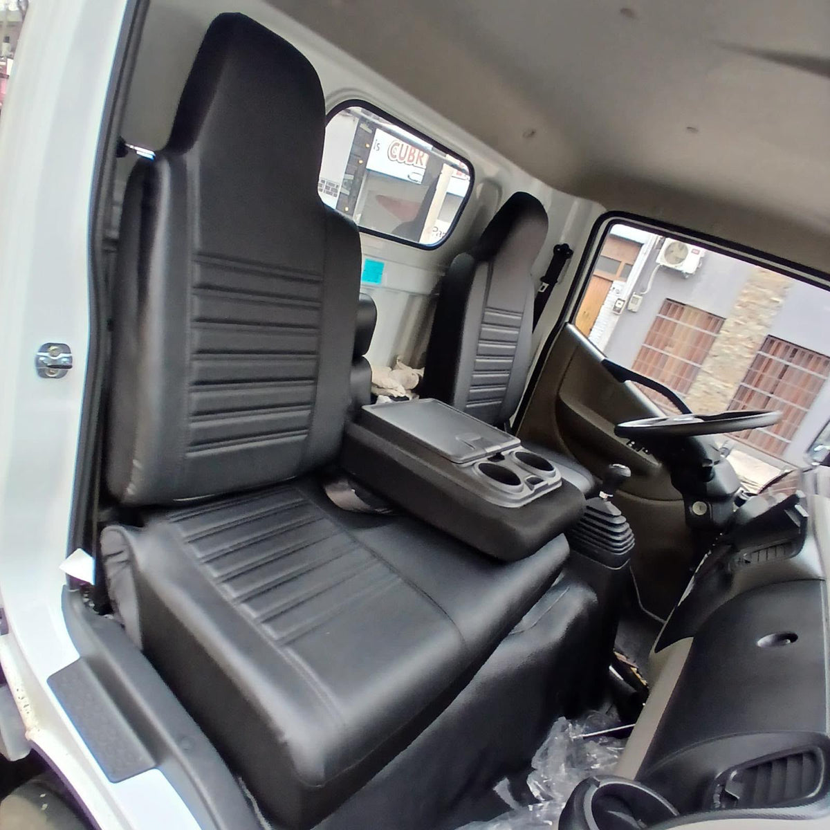 Cubreasiento alta gama específico de eco cuero capitoneado