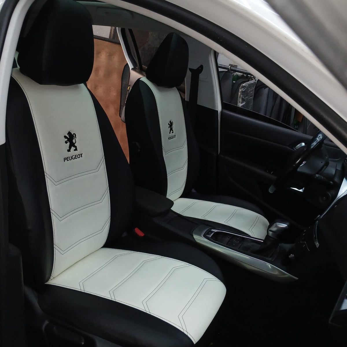 Cubreasiento alta gama específico de eco cuero capitoneado